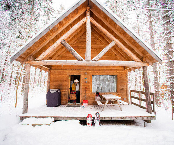 Huttopia winter wood chalet in the Eastern Townships in Sutton